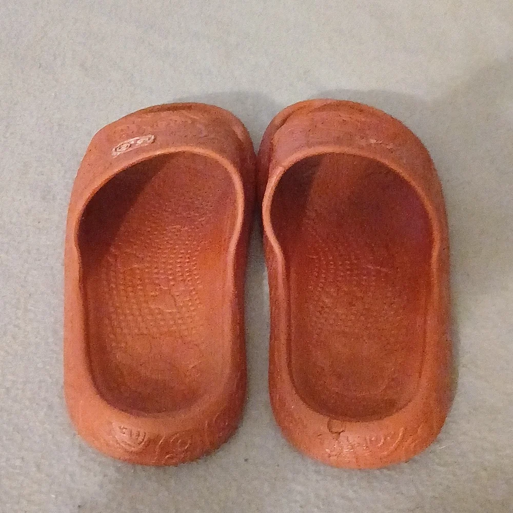 Women's Red Slides - Picture 3 of 8